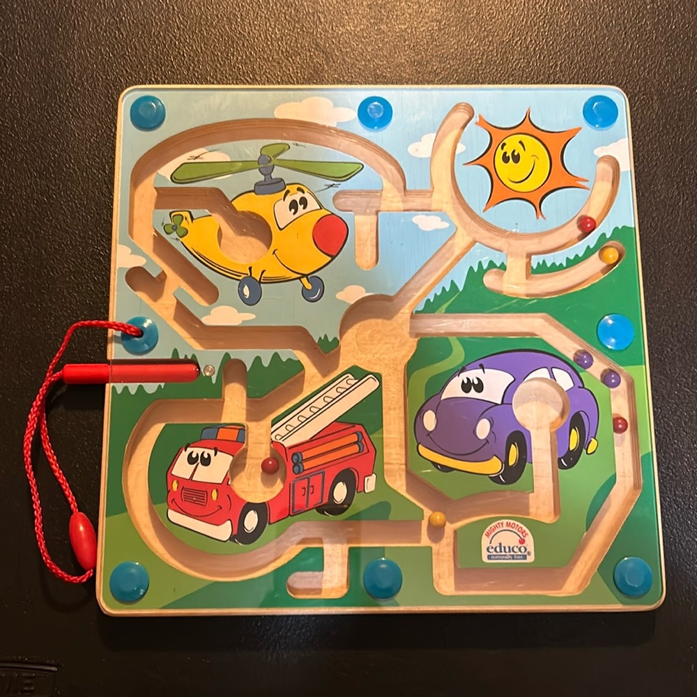 Educo Mighty Motors magnetic marble maze